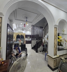 Nhà phố Quận 7